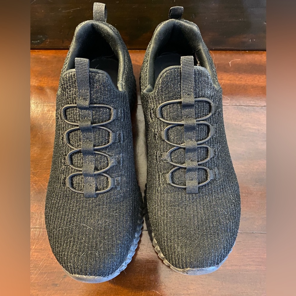 Skechers sneakers size 8